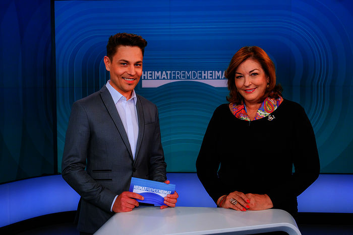 Marin Berlakovich ist seit 2019  Moderator des ORF-Magazins „Heimat Fremde Heimat“. Er präsentiert „Heimat Fremde Heimat“ alternierend mit Silvana Meixner. Bild: Sender / ORF / Günther Pichlkostner