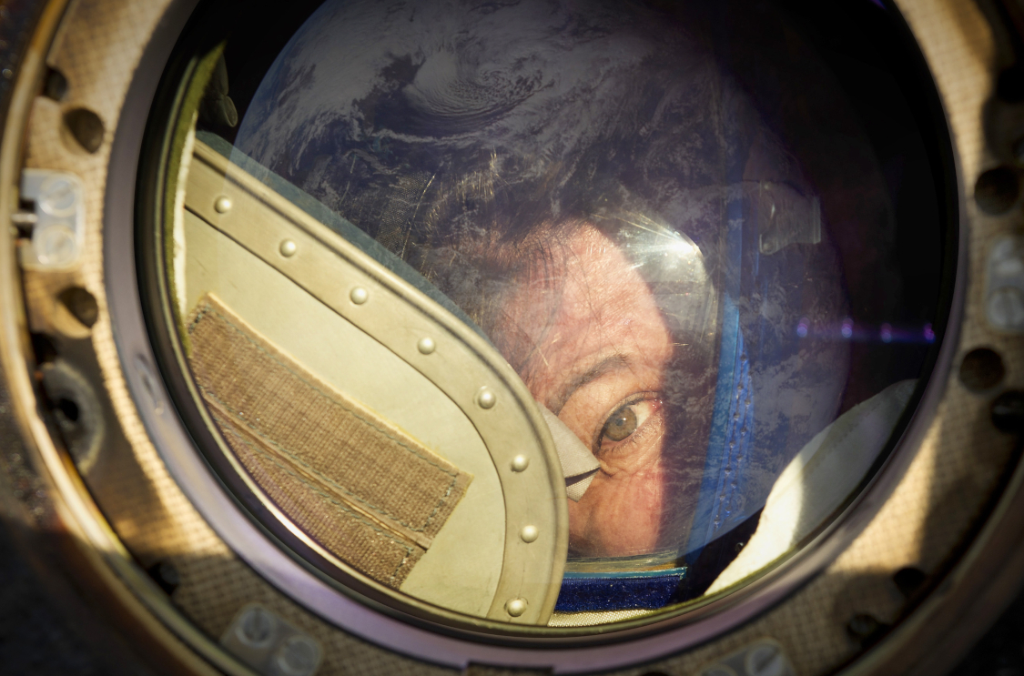 Allein im All - Die einsame Reise zum Mars:  NASA-Astronautin Cady Coleman ist bereits zum 3. Mal im All und hat insgesamt 179 Tage dort verbracht. Bild: Sender / SWR / NASA / Bill Ingalls