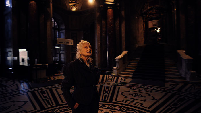 Vivienne Westwood unterrichtete an der Wiener Kunstakademie. Mit dem Kunsthistorischen Museum verbindet sie eine lange, persönliche Beziehung. Bild: Sender / Navigator Film